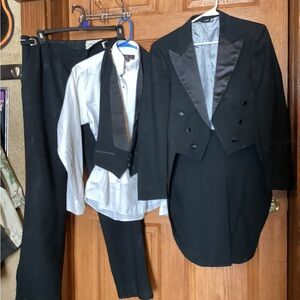Classic Black Tuxedo for Formal Events